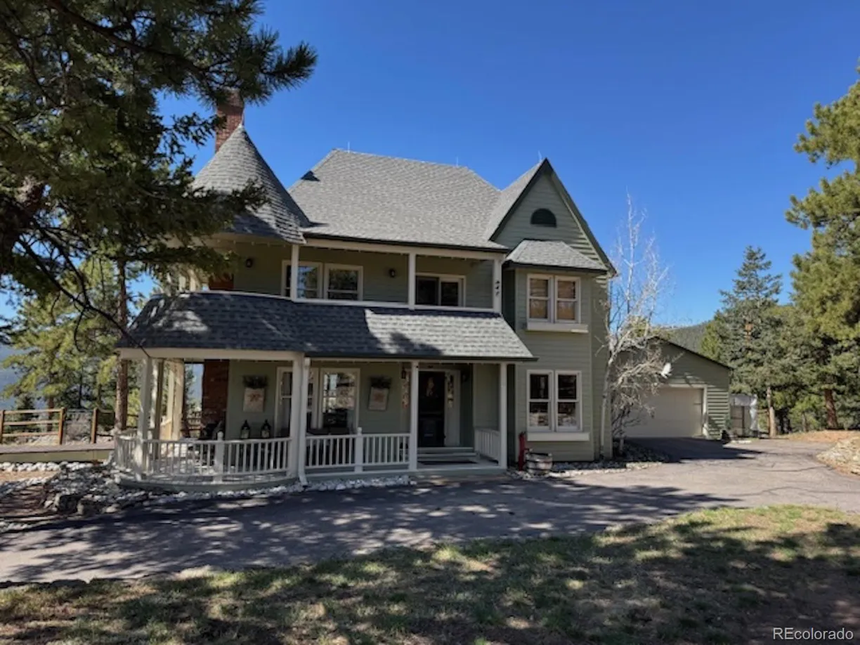 Denver Real Estate | View Ravenswood Ct | 3 Beds, 2 Baths