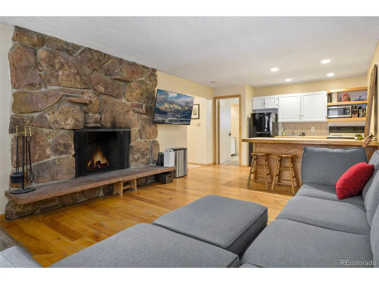 Denver Real Estate | View  | 2 Beds, 1 Bath