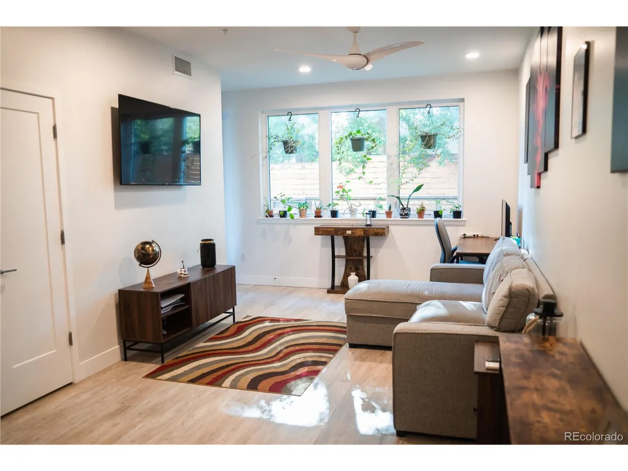 Denver Real Estate | View Airport Rd, D105 | 1 Bed, 1 Bath