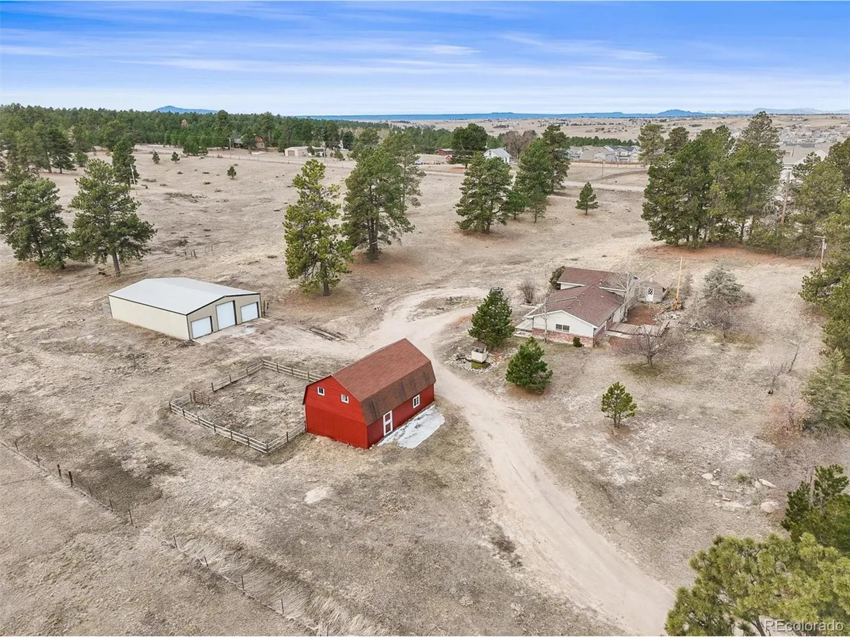 Denver Real Estate | View County Road 136 | 5 Beds, 3 Baths