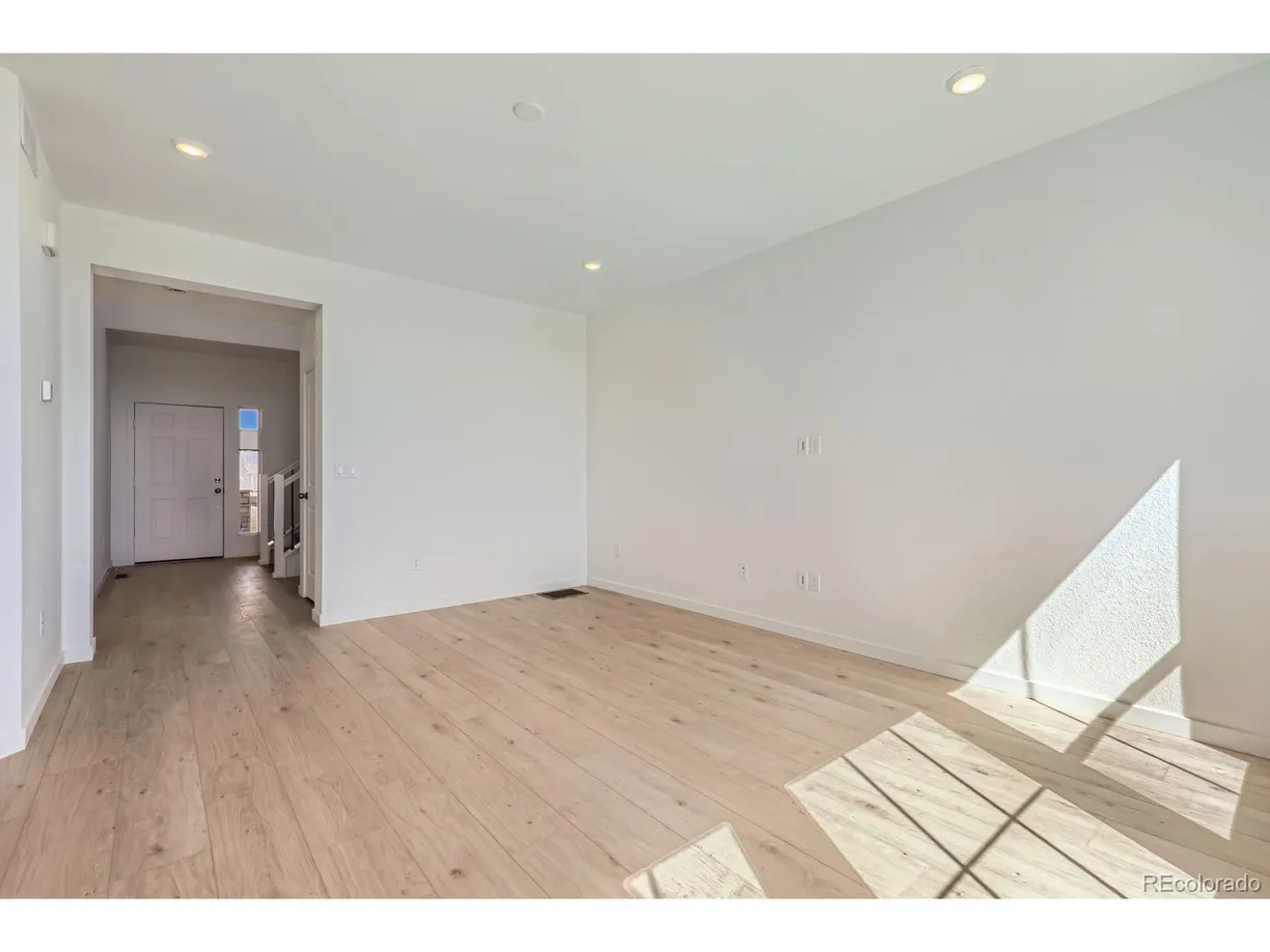 Denver Real Estate | View Deer Park | Listing