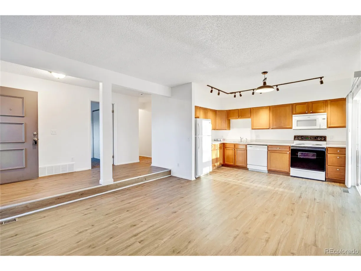 Denver Real Estate | View  | 2 Beds, 2 Baths