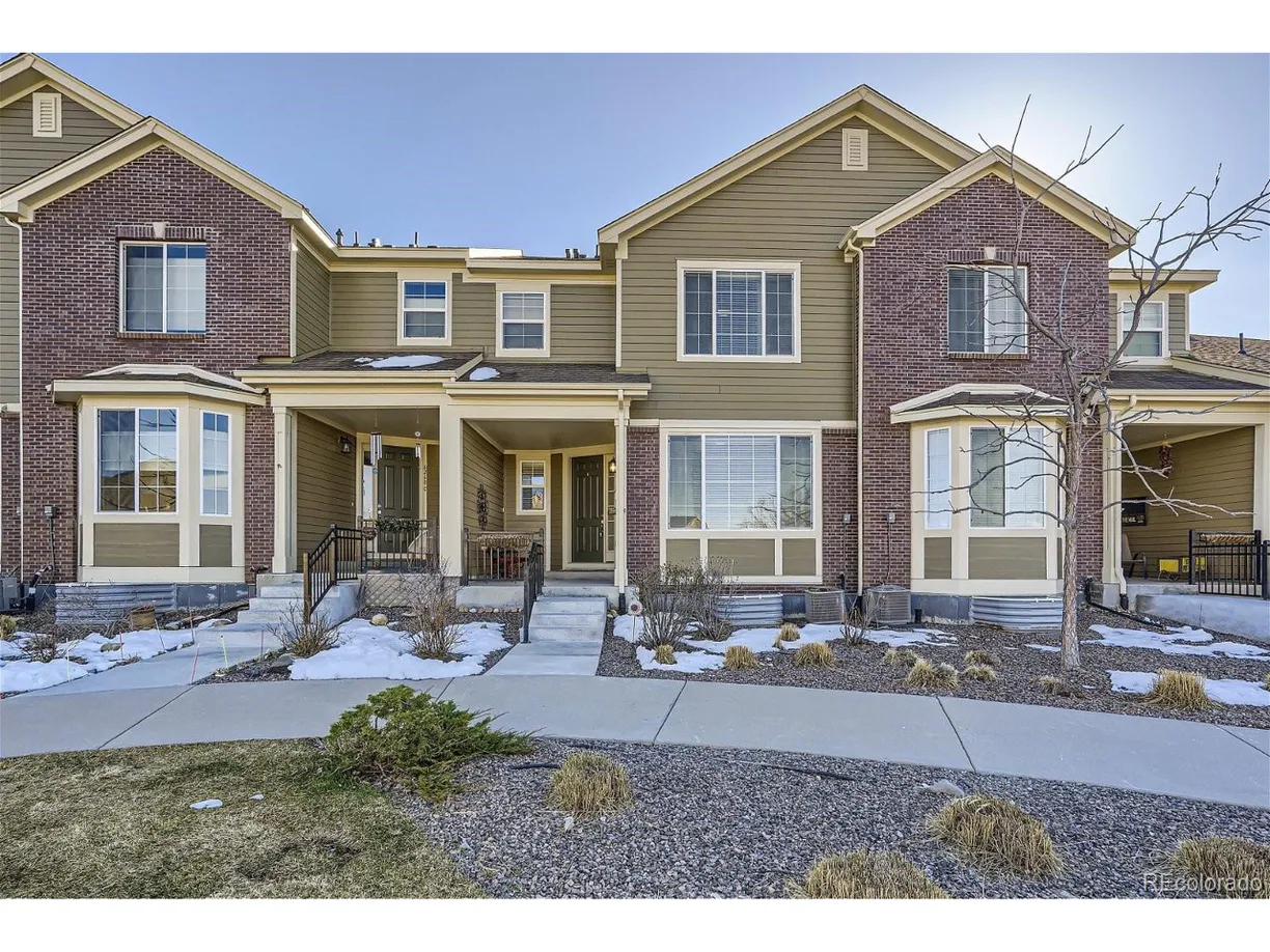 Denver Real Estate | View Pike Ct, D | 3 Beds, 2 Baths