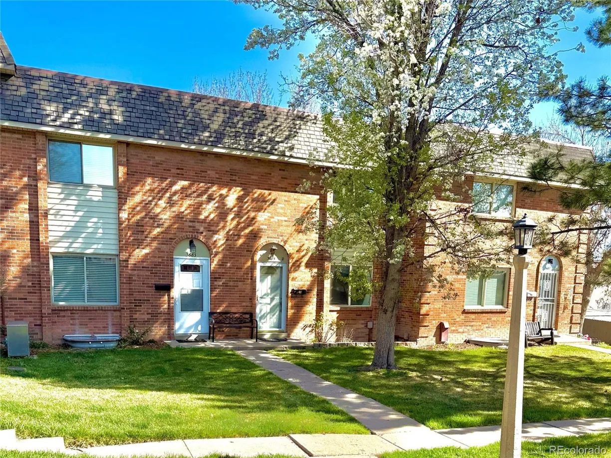 Denver Real Estate | View Union Ave | 2 Beds, 1 Bath