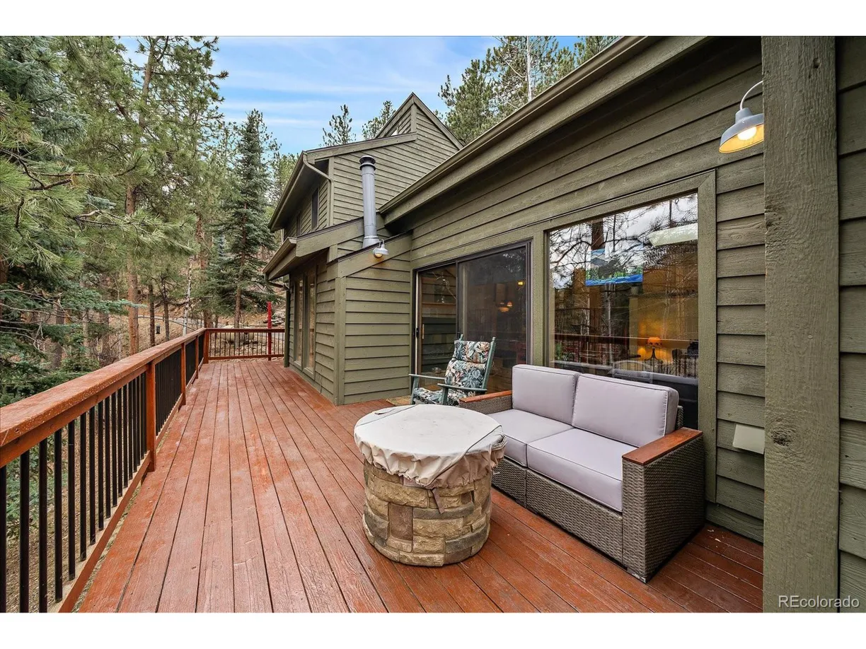 Denver Real Estate | View Piney Ridge Rd | 3 Beds, 3 Baths