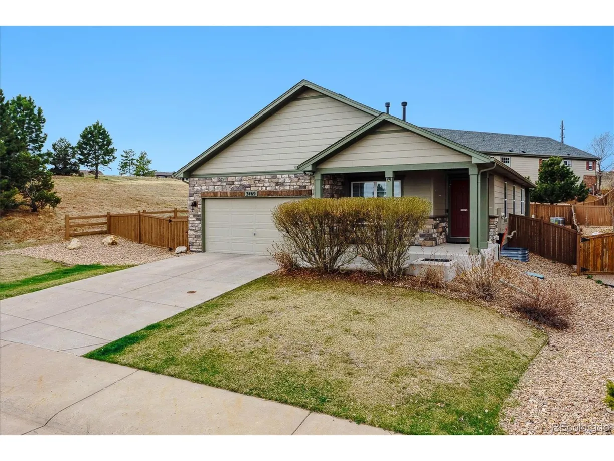 Denver Real Estate | View Amber Sun Cir | 3 Beds, 2 Baths