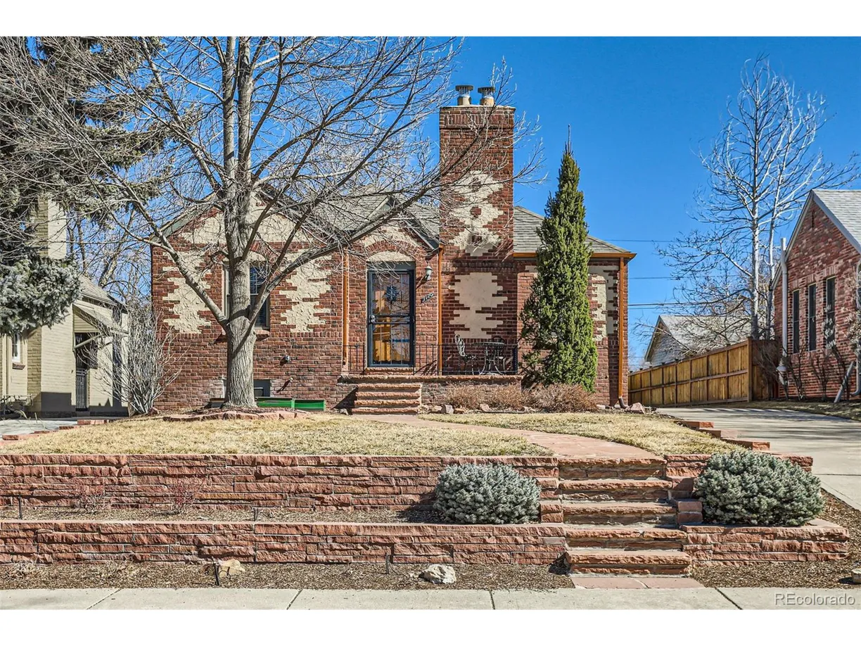 Denver Real Estate | View Holly St | 3 Beds, 2 Baths