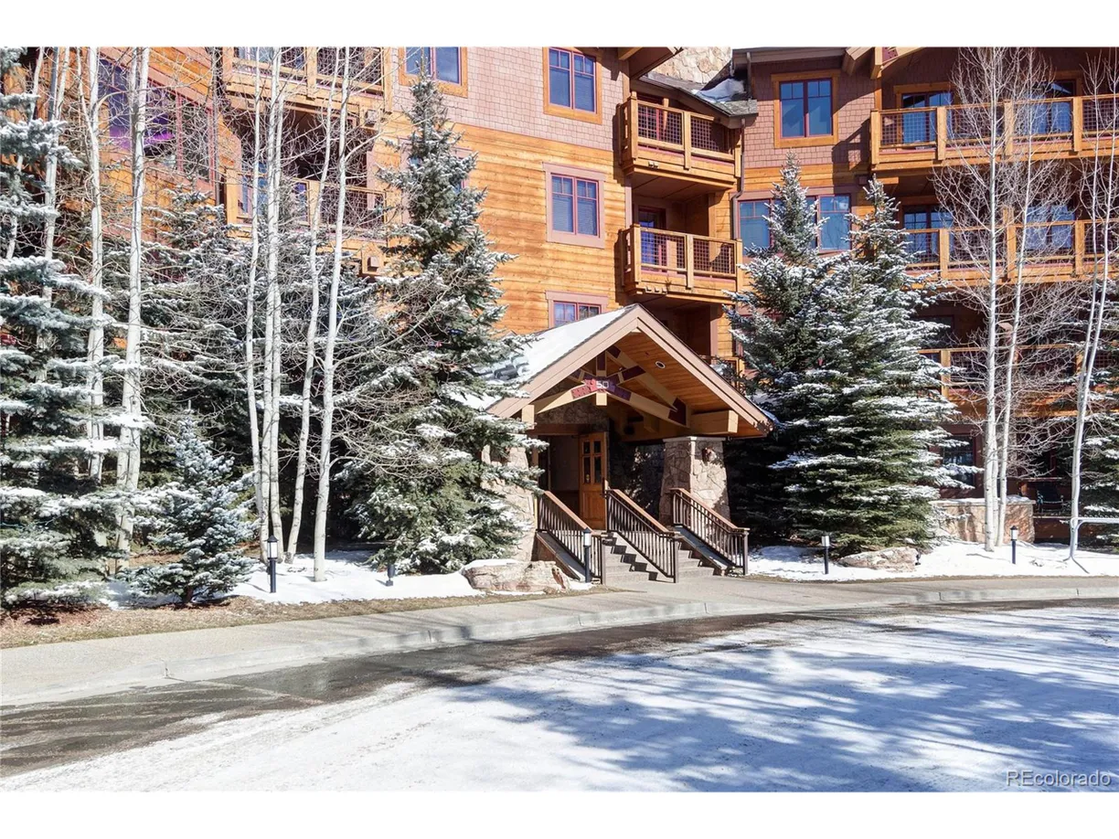 Denver Real Estate | View Mountain Thunder Dr, 1212 | 1 Bath