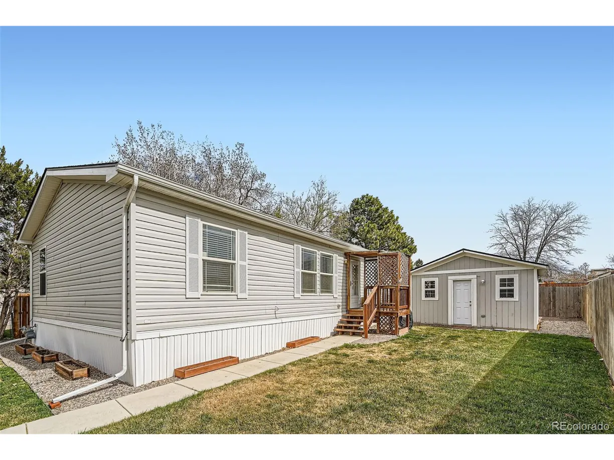 Denver Real Estate | View Glen Barr St | 3 Beds, 2 Baths