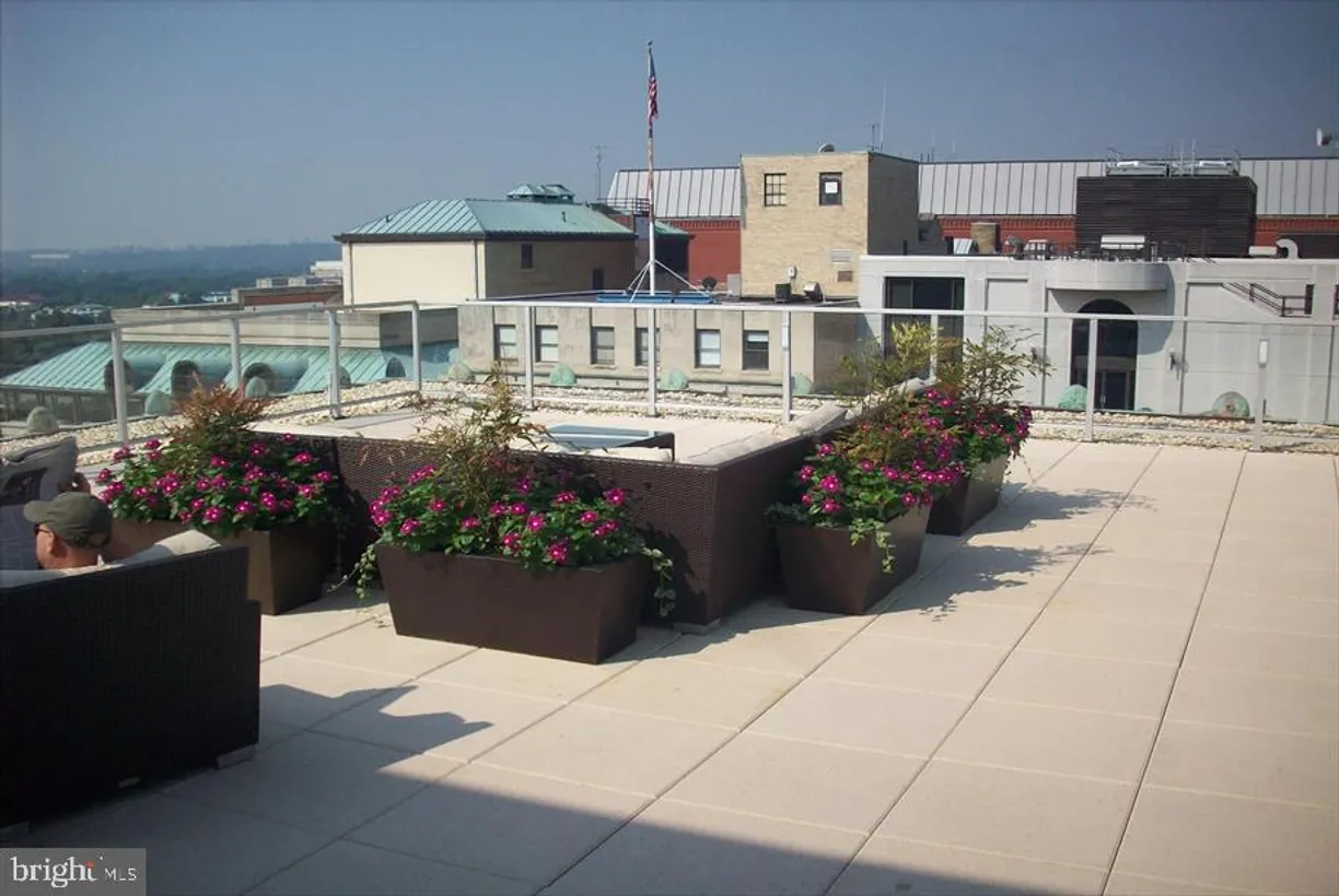 Washington Metro Area Real Estate | View 733 15th St Nw, (2 Bedroom Option) | Listing