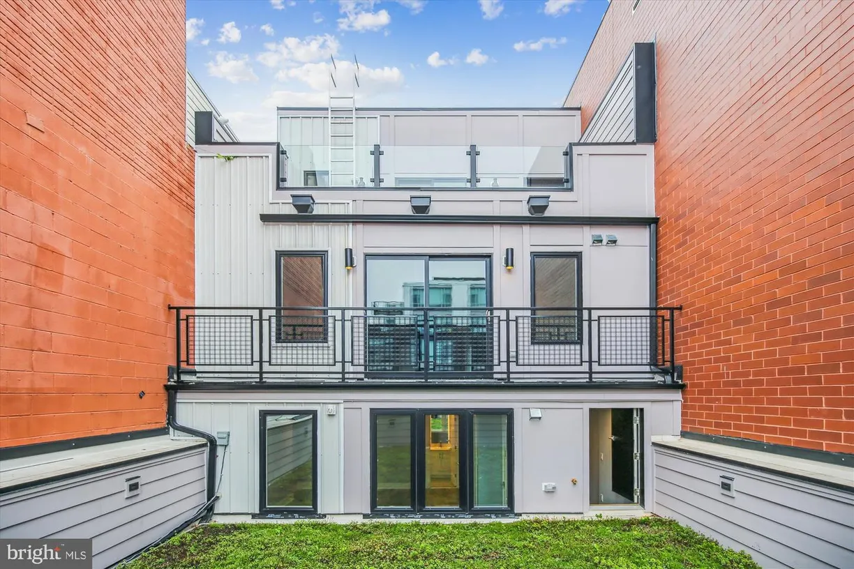 Washington Metro Area Real Estate | View 1914 8th St Nw, 107 | 1 Bed, 1 Bath