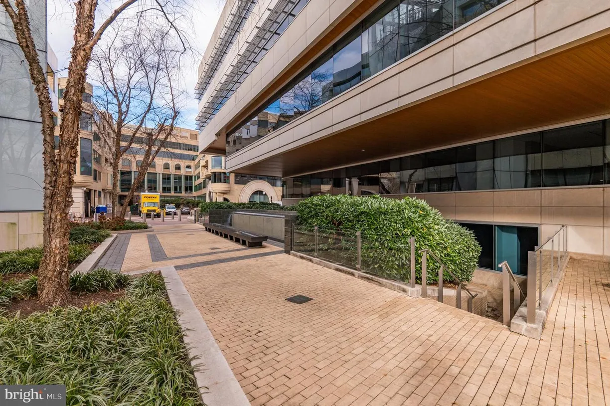Washington Metro Area Real Estate | View 2900 K St Nw, 607 | Listing