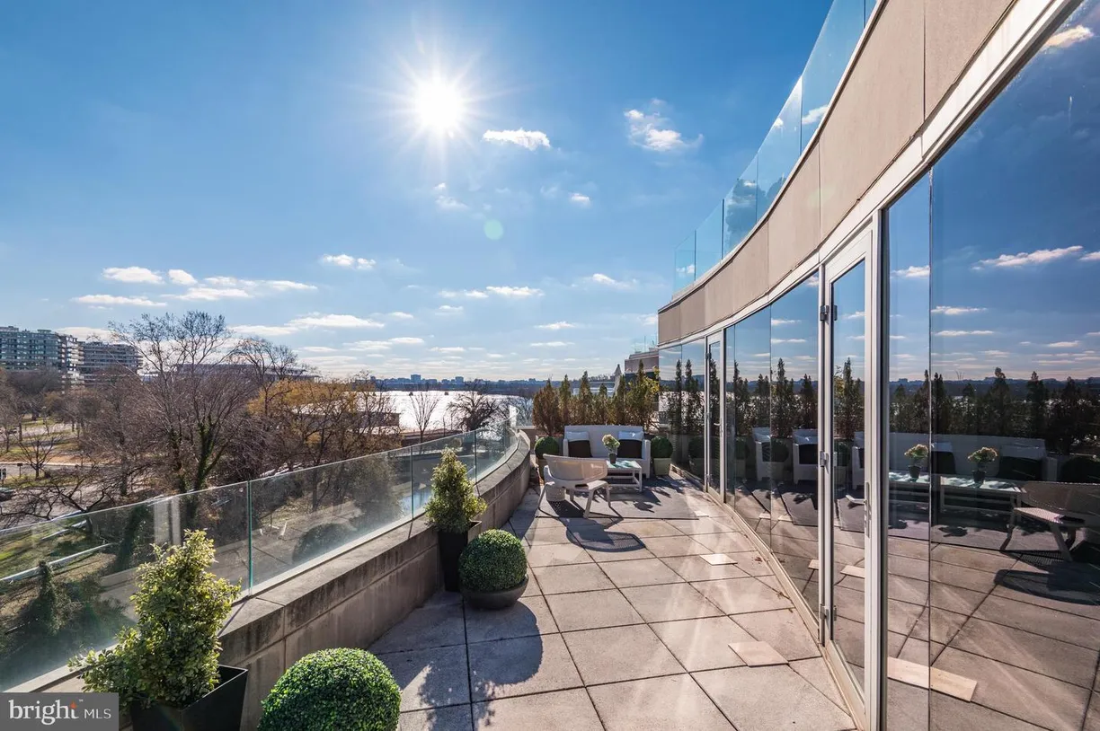 Washington Metro Area Real Estate | View 2900 K St Nw, 607 | 5 Beds, 5 Baths