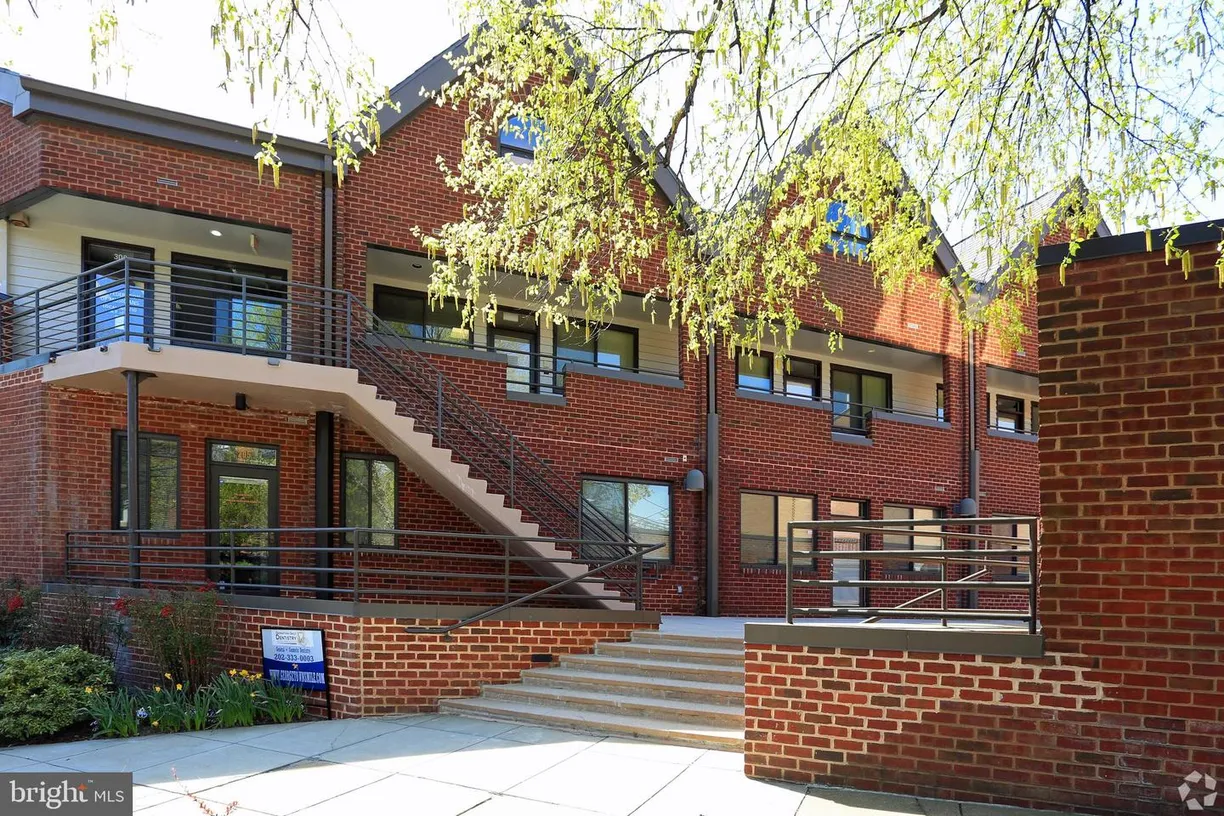 Washington Metro Area Real Estate | View 4400 Macarthur Blvd Nw, 100 | Listing