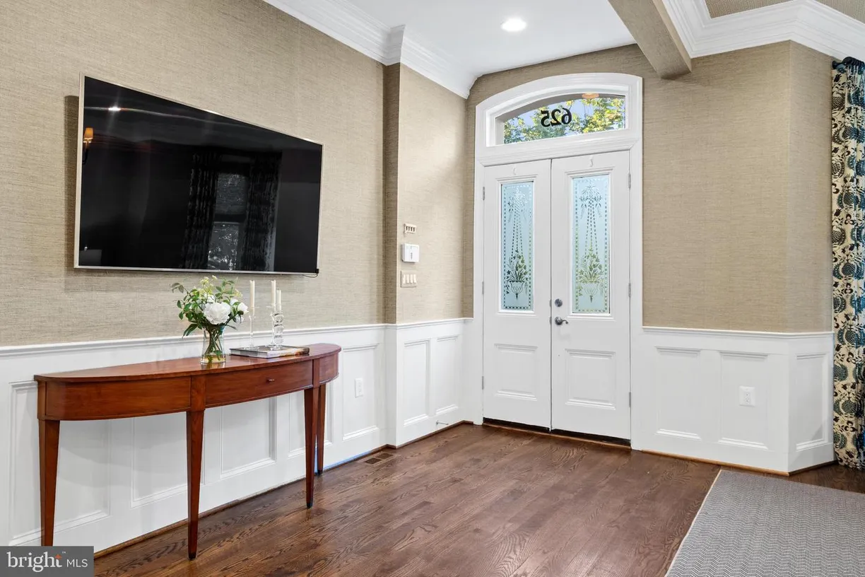Washington Metro Area Real Estate | View 625 Massachusetts Ave Ne | Listing