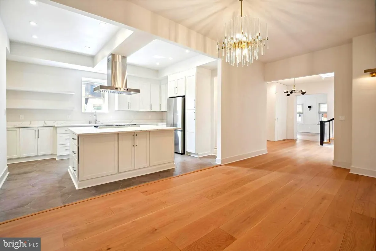 Washington Metro Area Real Estate | View 1329 Connecticut Ave Nw, 300 | 4 Beds