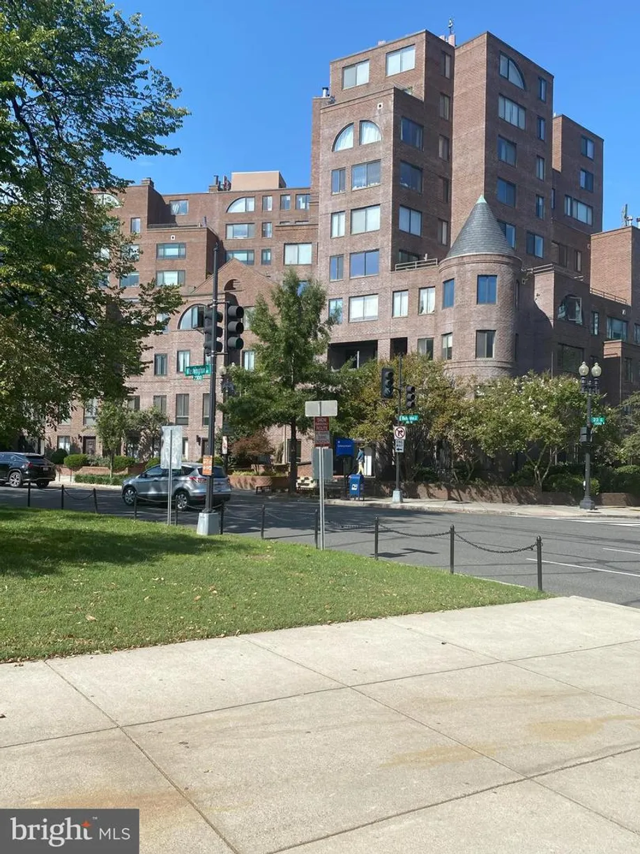 Washington Metro Area Real Estate | View 3 Washington Cir Nw, 403
