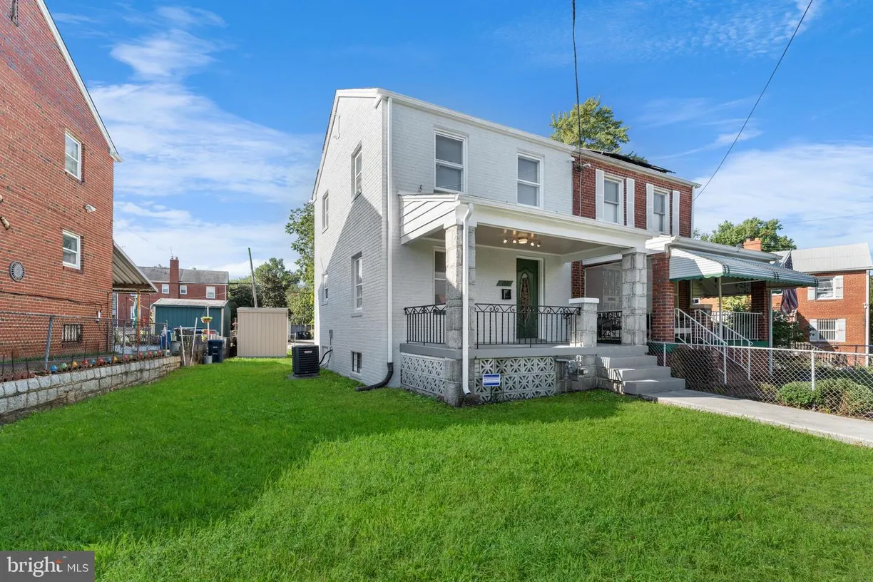 Washington Metro Area Real Estate | View 1811 T Pl Se | 3 Beds, 2 Baths