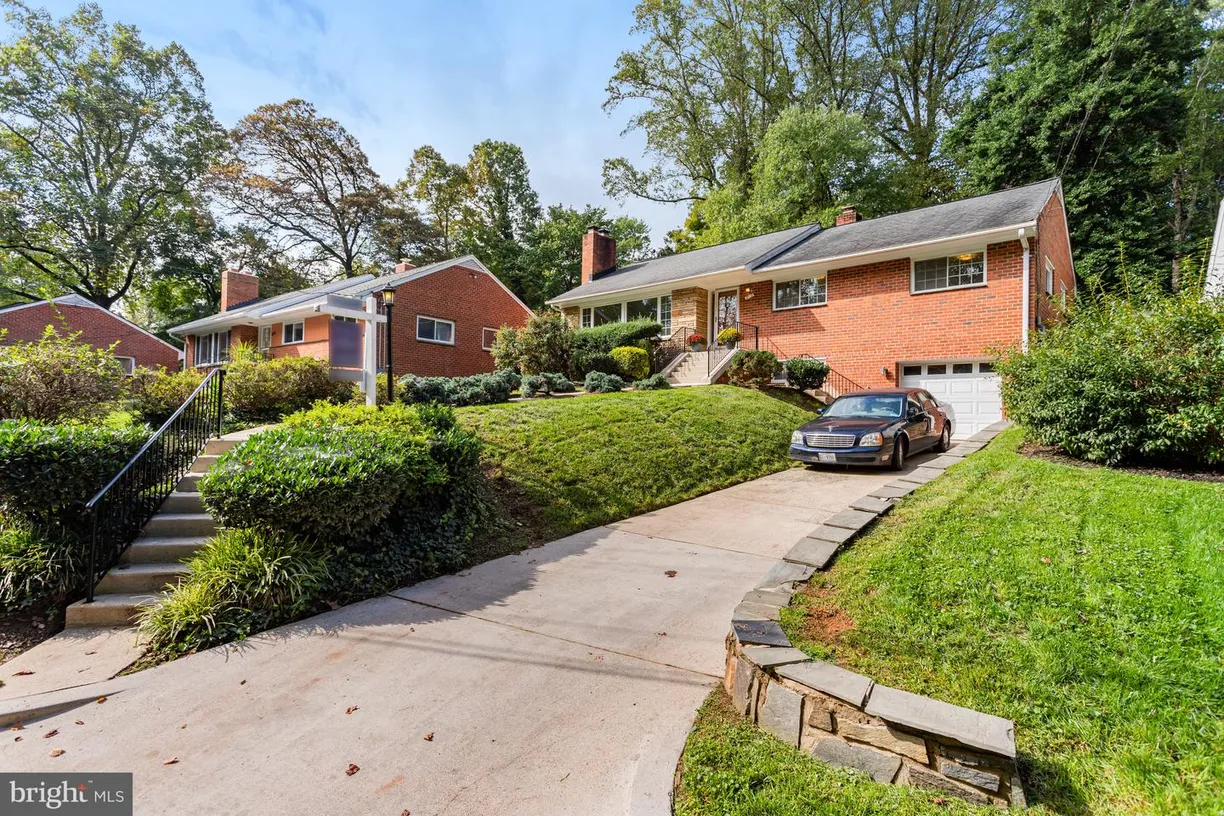 Washington Metro Area Real Estate | View 8112 W Beach Dr Nw | 3 Beds, 2 Baths