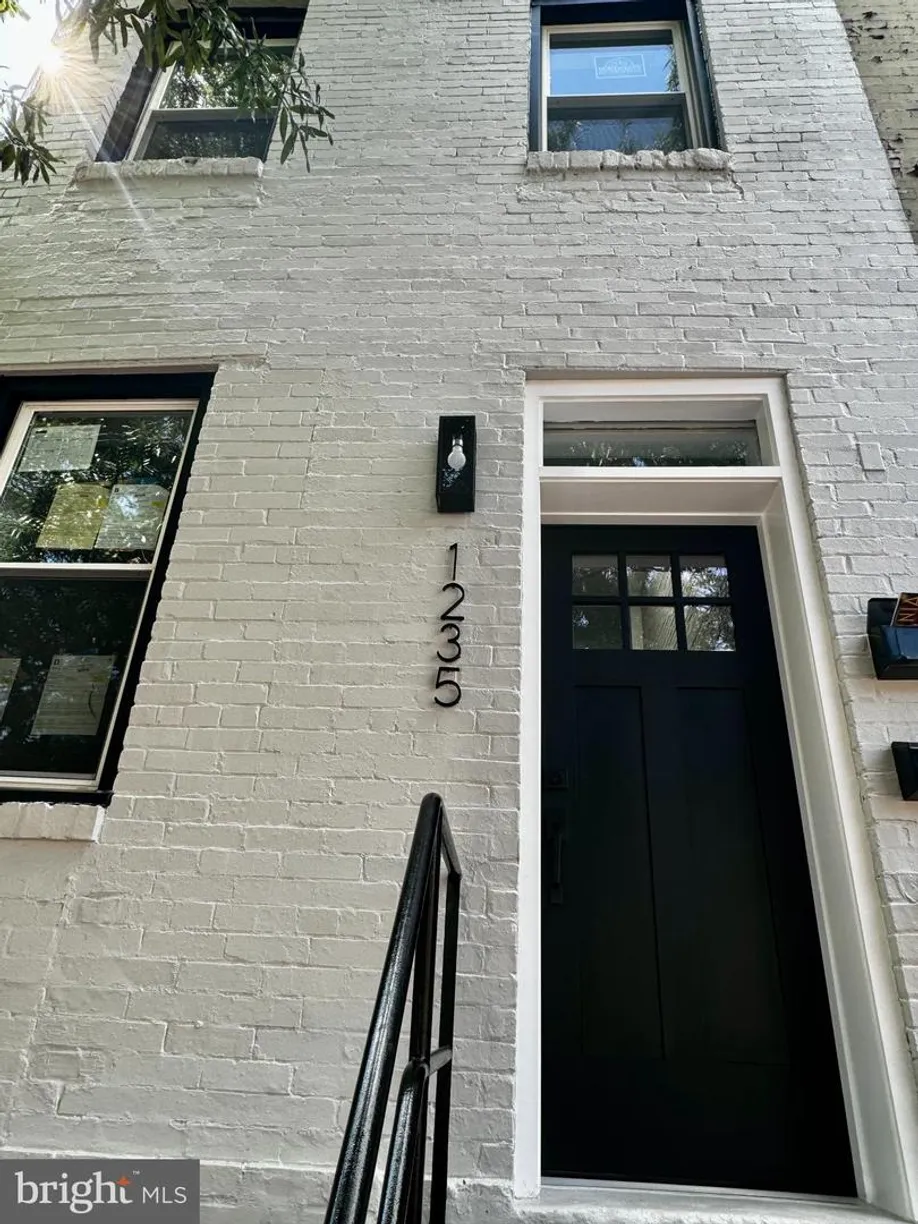 Washington Metro Area Real Estate | View 1235 Pennsylvania Ave Se | Listing