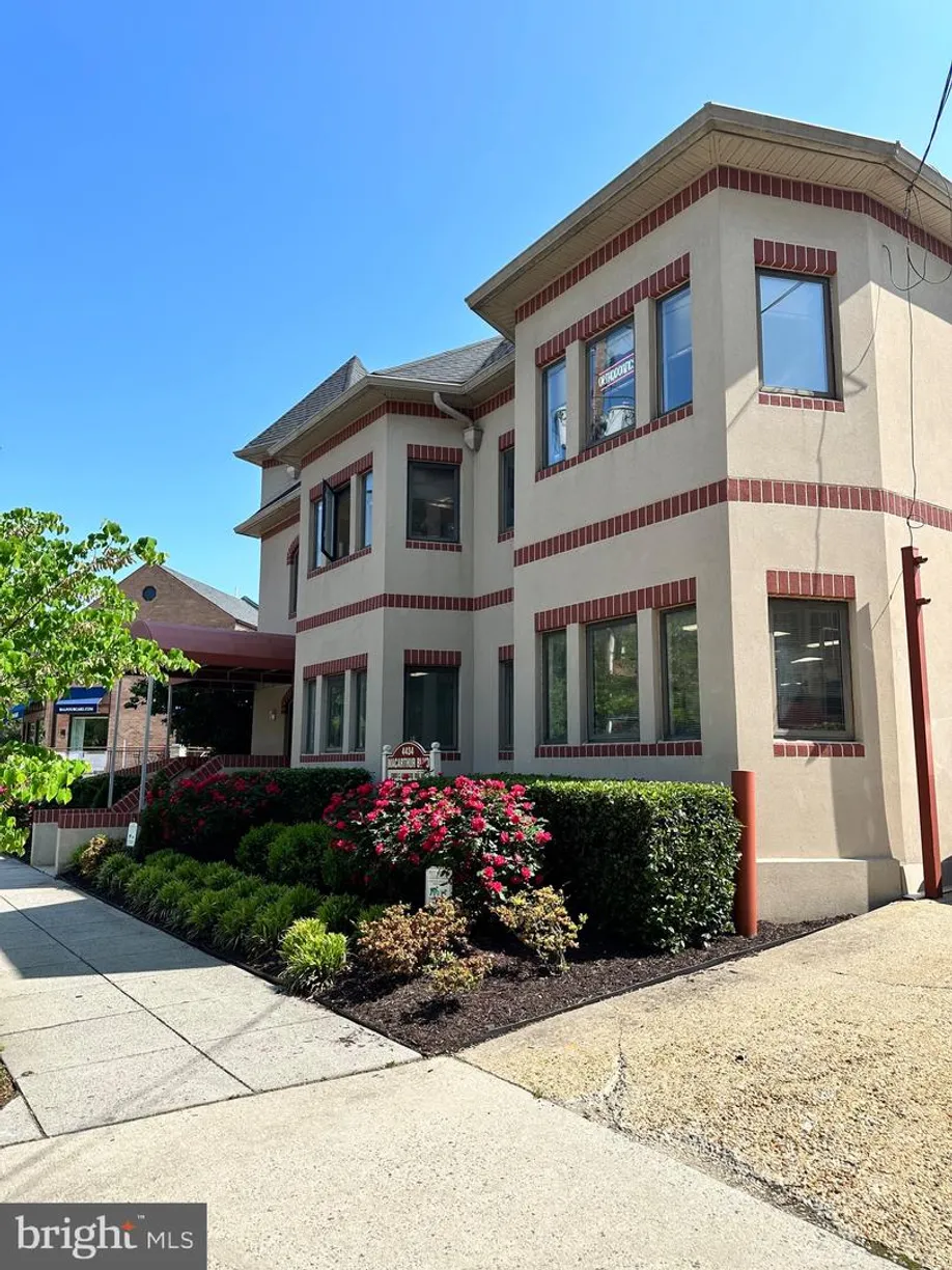 Washington Metro Area Real Estate | View 4434 Macarthur Blvd Nw, 202 | Listing