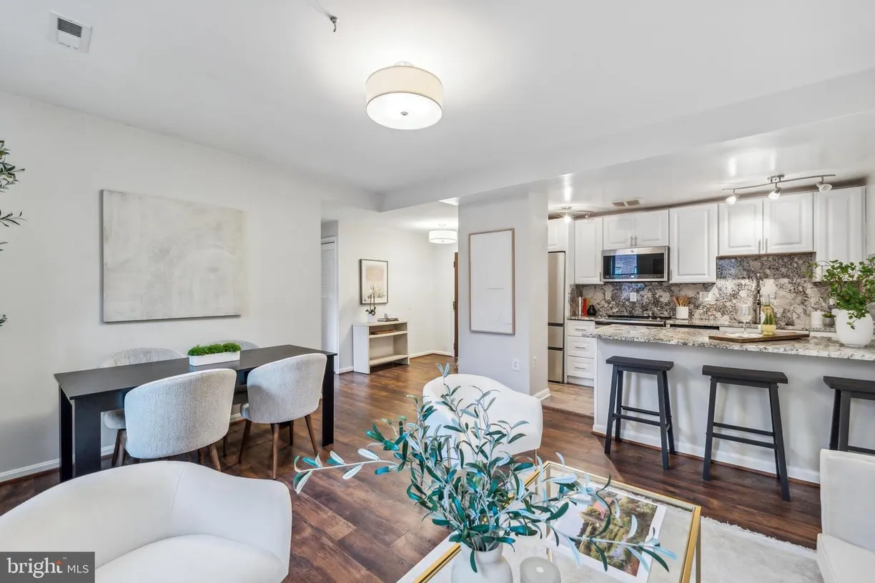 Washington Metro Area Real Estate | View 1421 Columbia Rd Nw, 303 | 2 Beds, 1 Bath