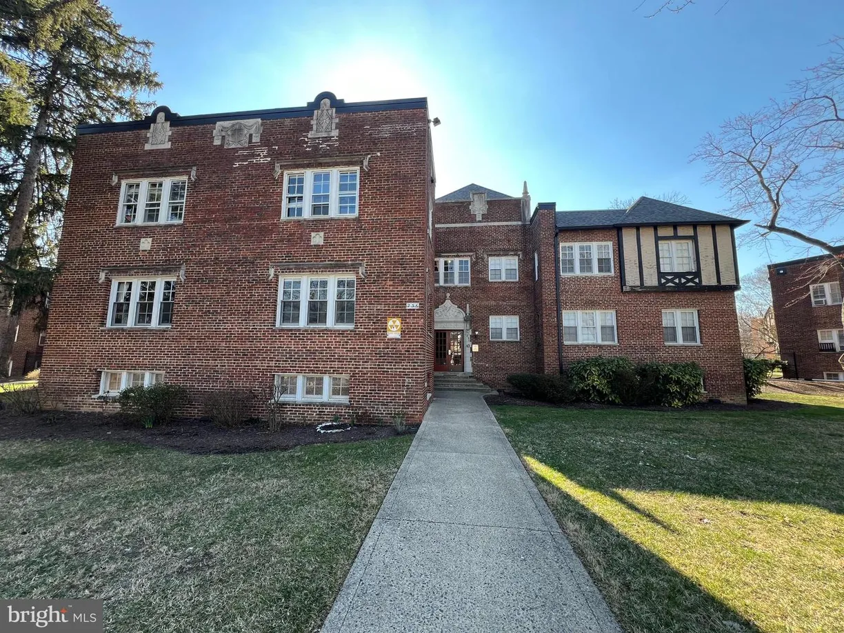 Washington Metro Area Real Estate | View 236 Farragut St Nw, 202 | 2 Beds, 1 Bath