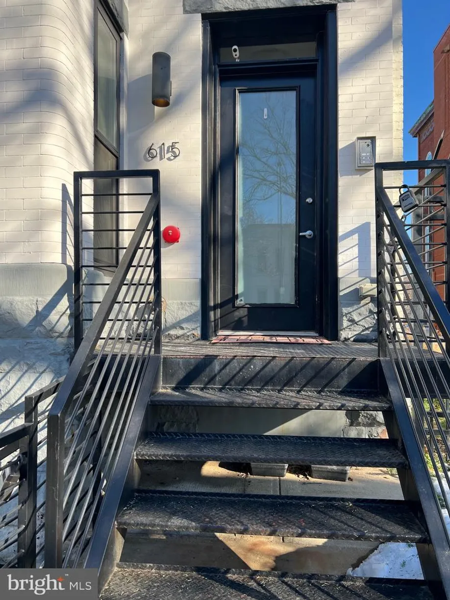 Washington Metro Area Real Estate | View 615 15th St Ne, 1 | 2 Beds, 2 Baths