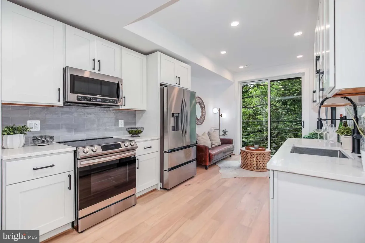 Washington Metro Area Real Estate | View 2601 30th St Ne, 12 | Listing
