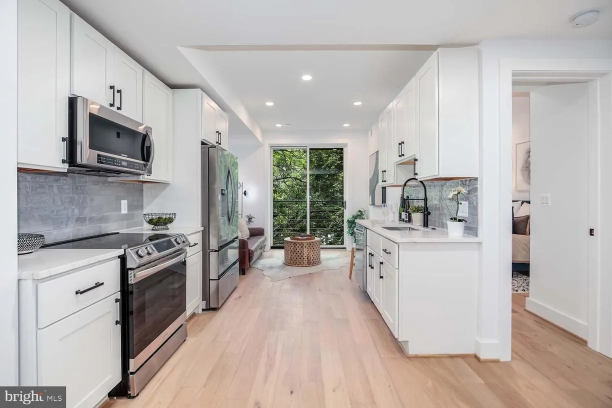 Washington Metro Area Real Estate | View 2601 30th St Ne, 12 | 2 Beds