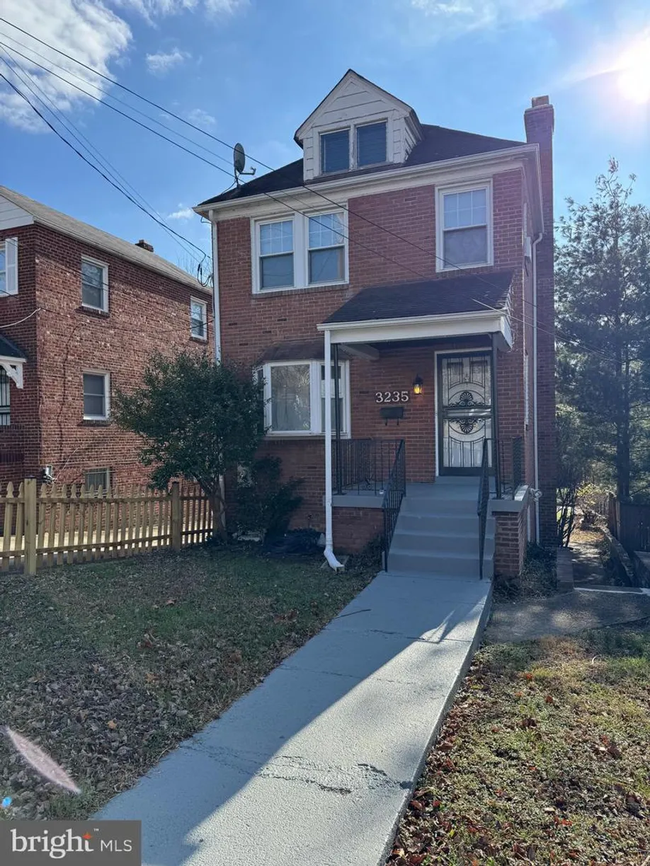Washington Metro Area Real Estate | View 3235 M St Se | 4 Beds