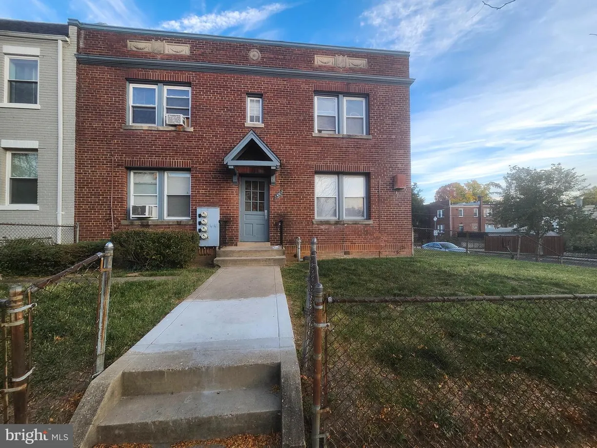 Washington Metro Area Real Estate | View 1401 Staples St Ne, 2 | 1 Bed
