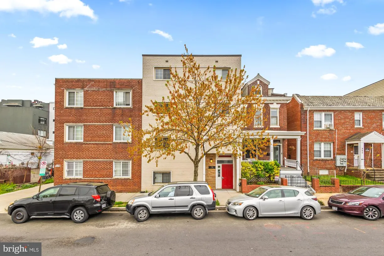 Washington Metro Area Real Estate | View 718 Park Rd Nw, 3 | 1 Bed, 1 Bath