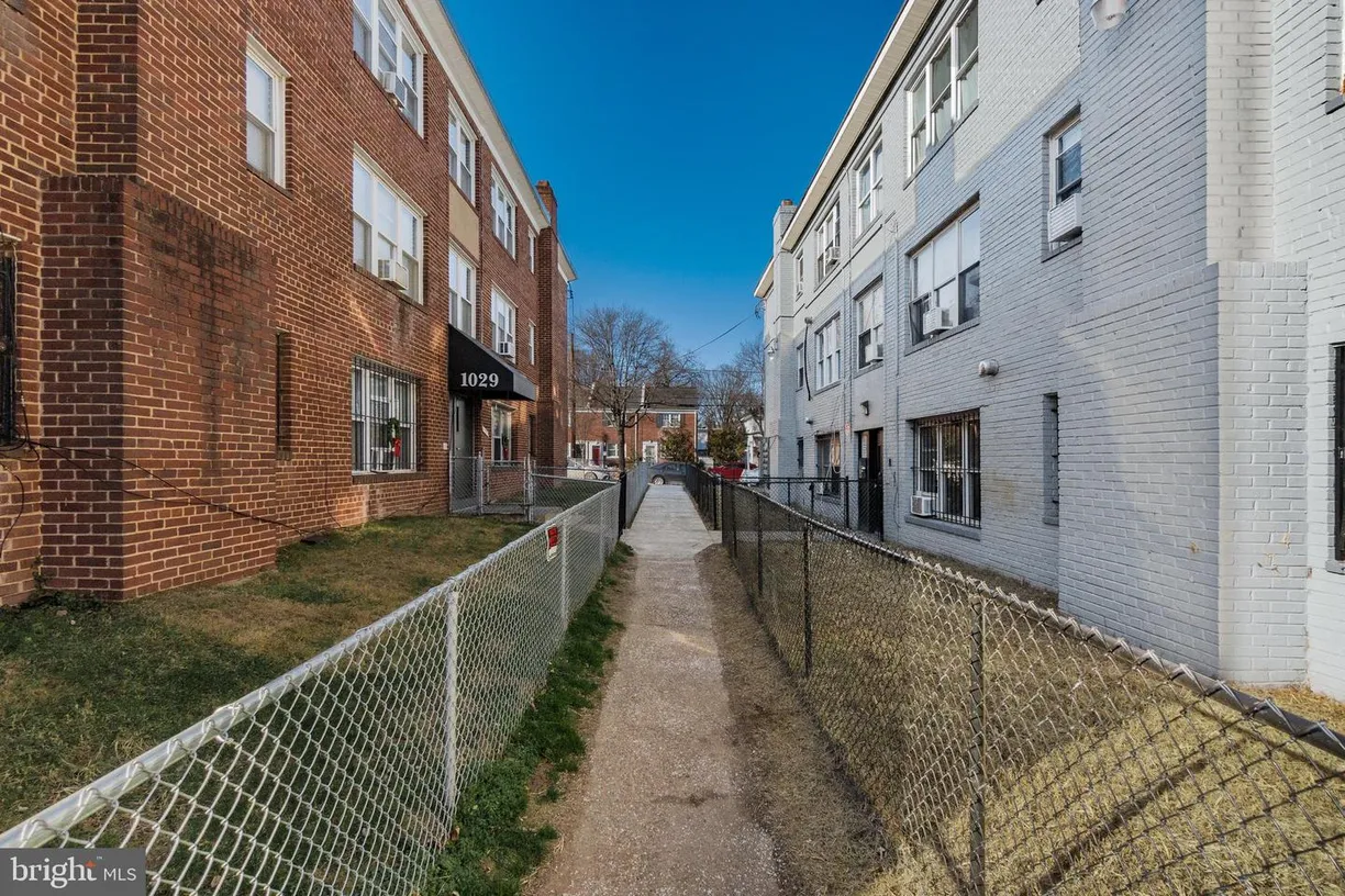 Washington Metro Area Real Estate | View 1035 48th St Ne, 4 | Listing