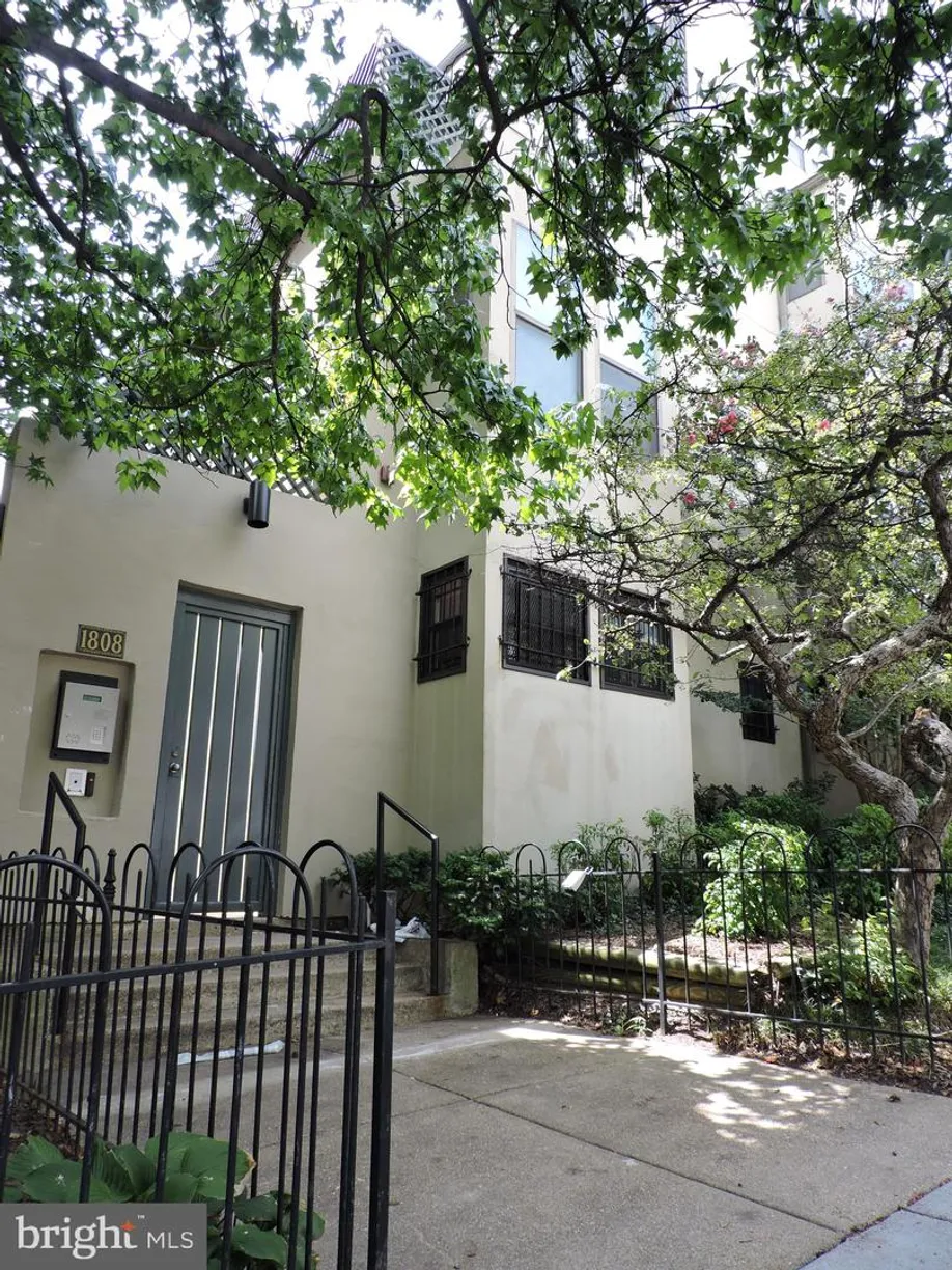 Washington Metro Area Real Estate | View 1808 California St Nw, 12 | 2 Beds