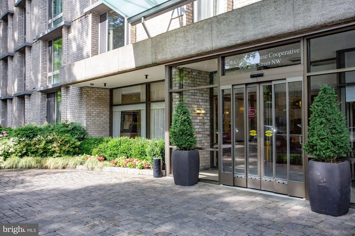 Washington Metro Area Real Estate | View 950 25th St Nw, 916n | 2 Beds