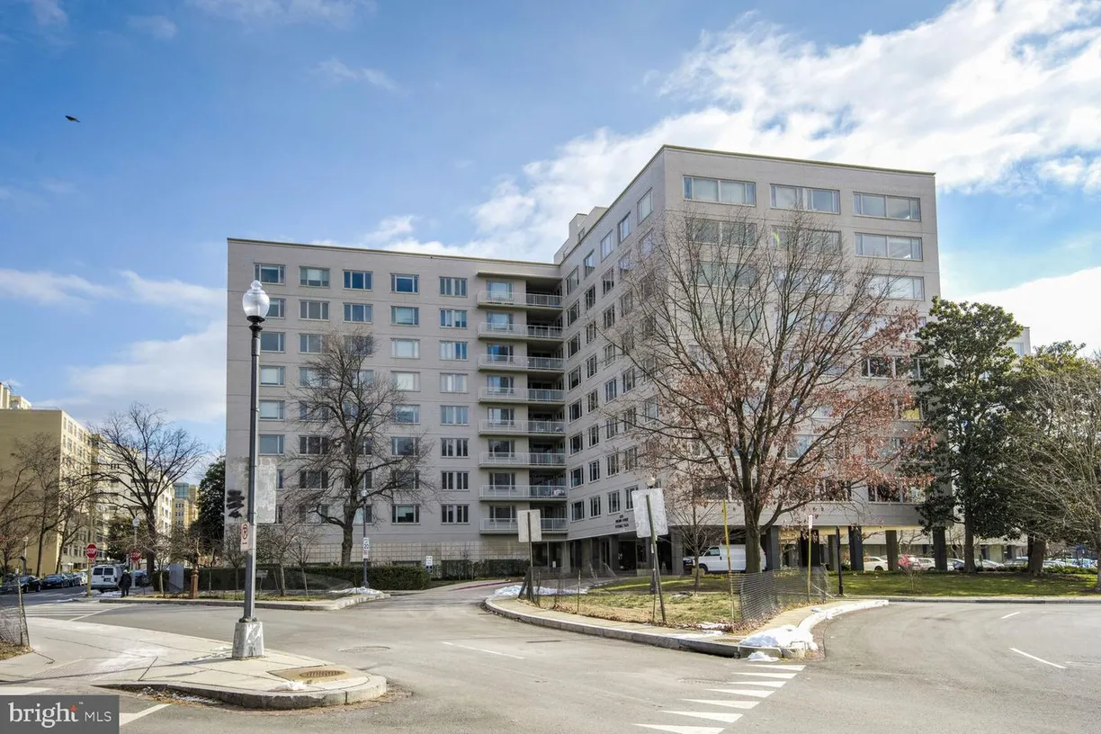 Washington Metro Area Real Estate | View 2475 Virginia Ave Nw, 814 | 1 Bed, 1 Bath