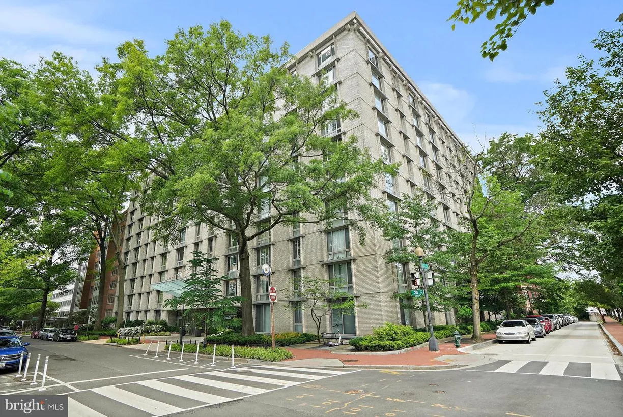 Washington Metro Area Real Estate | View 950 25th St Nw, 1027-n | 1 Bed, 1 Bath