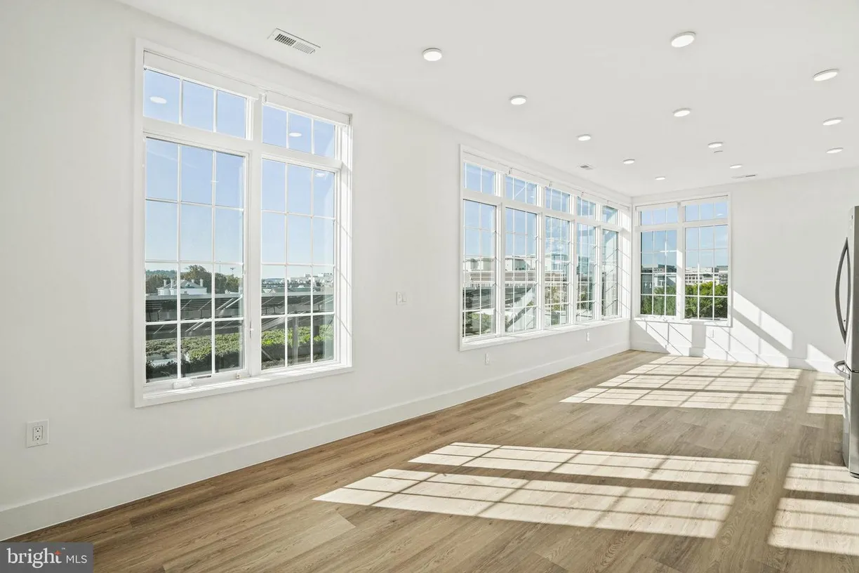 Washington Metro Area Real Estate | View 716 L St Se, 401 | 1 Bed