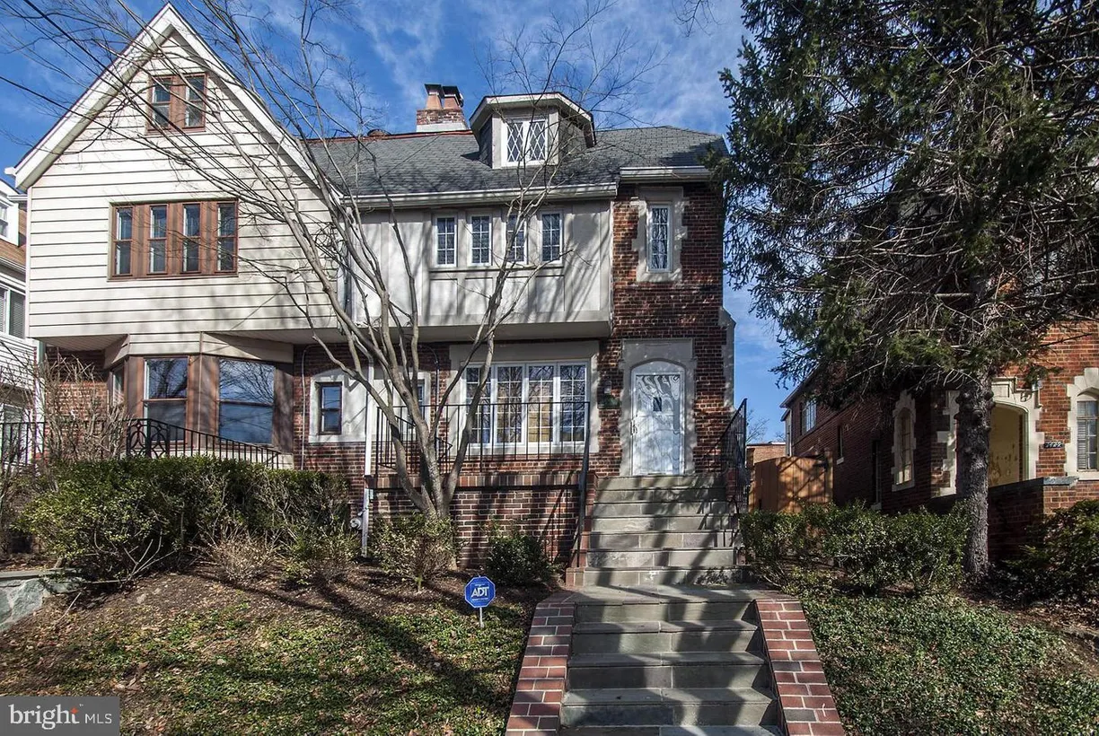 Washington Metro Area Real Estate | View 1501 Van Buren St Nw | 5 Beds, 3 Baths