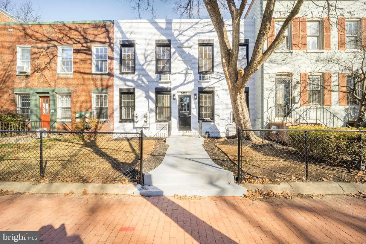 Washington Metro Area Real Estate | View 1430 A St Se, 2 | 1 Bed