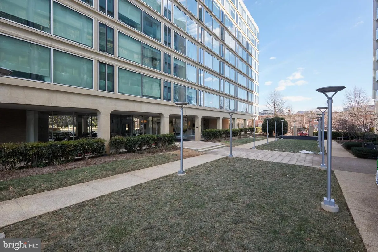 Washington Metro Area Real Estate | View 1101 3rd St Sw, 202 | Listing