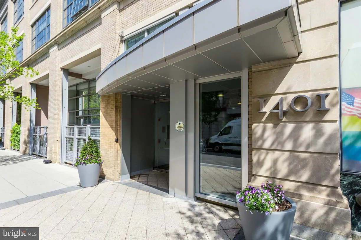 Washington Metro Area Real Estate | View 1401 Church St Nw, 217 | 1 Bed, 2 Baths