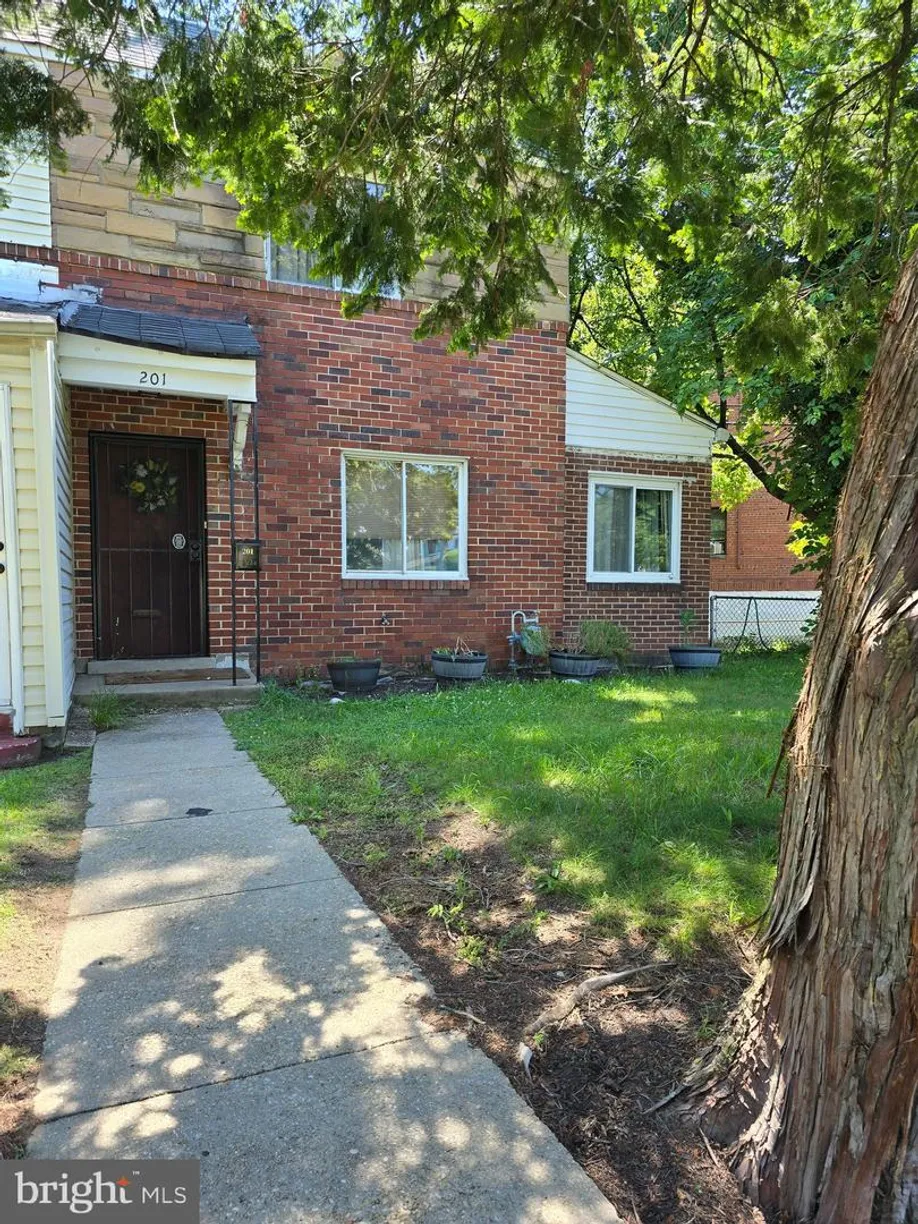 Washington Metro Area Real Estate | View 201 34th St Ne | 2 Beds, 1 Bath