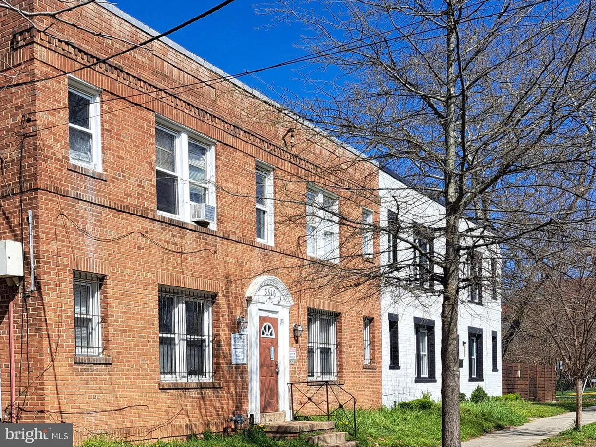 Washington Metro Area Real Estate | View 3516 Ely Pl Se | 4 Beds