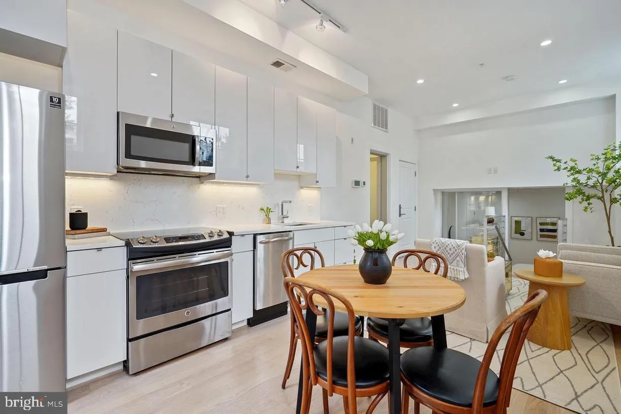 Washington Metro Area Real Estate | View 1211 G St Se, 1 | 1 Bed