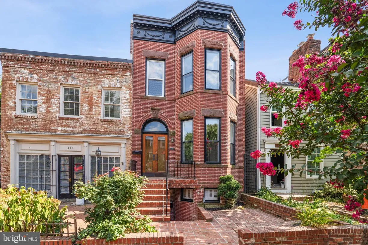 Washington Metro Area Real Estate | View 329 Constitution Ave Ne | 4 Beds, 2 Baths