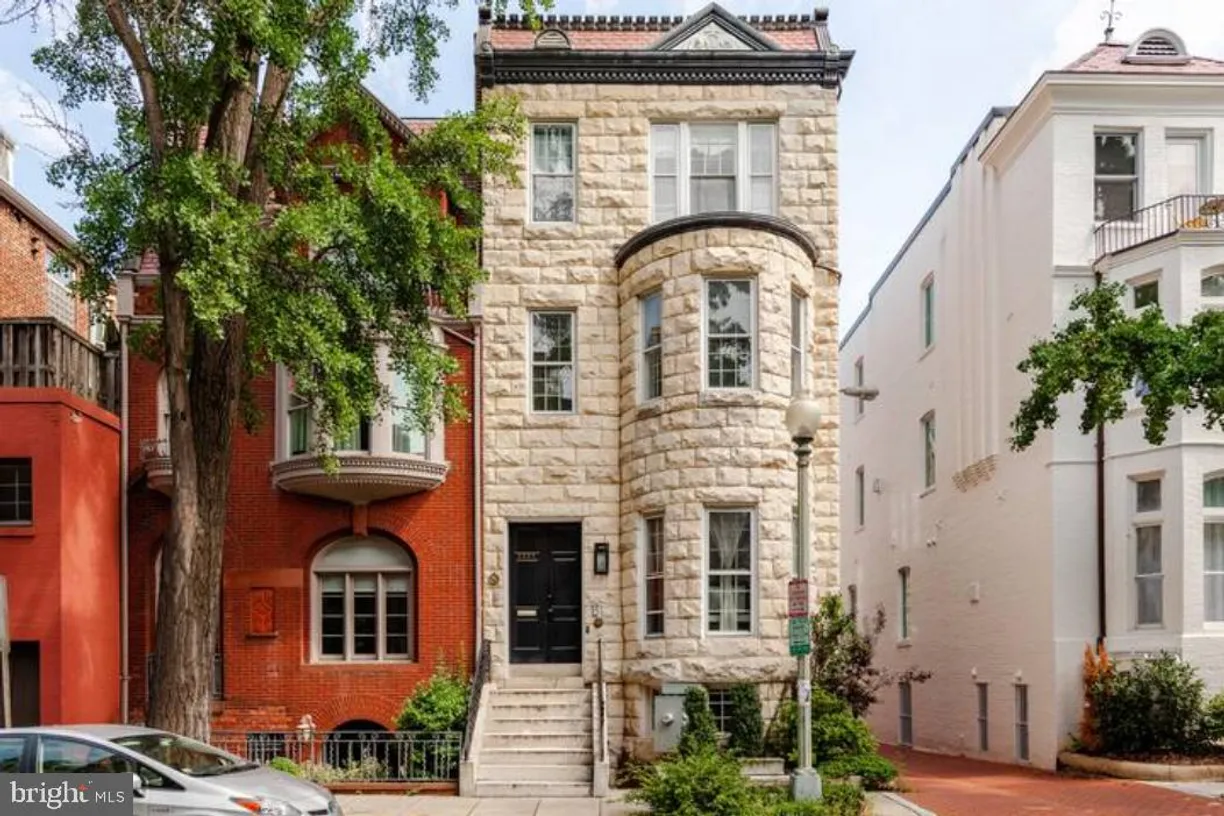 Washington Metro Area Real Estate | View 2025 Hillyer Pl Nw, 1 | 2 Beds