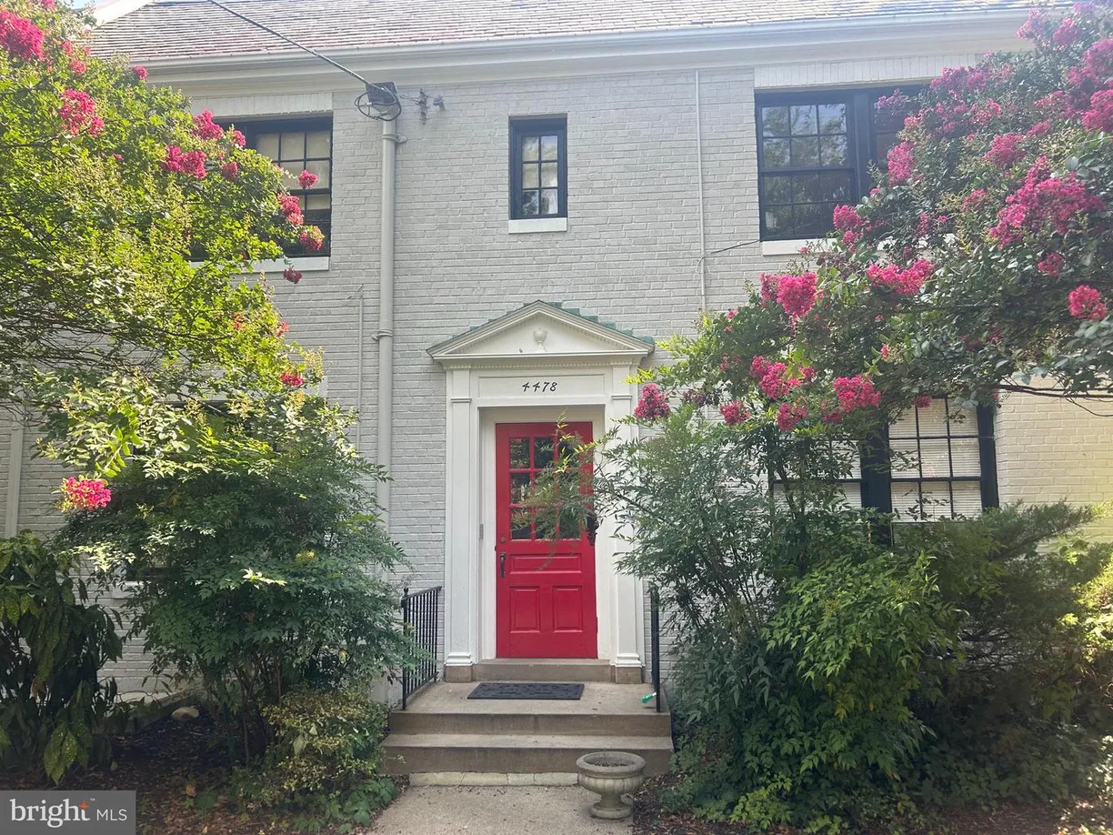 Washington Metro Area Real Estate | View 4478 Macarthur Blvd Nw, 6 | 1 Bed