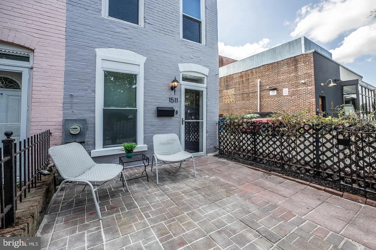 Washington Metro Area Real Estate | View 1511 Independence Ave Se | 2 Beds